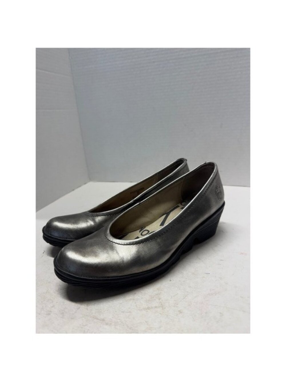 Fly London Yaz Metallic Silver Leather Wedge Pumps P500424069 Womens 37 6.5